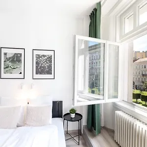New At The Location Apartamento